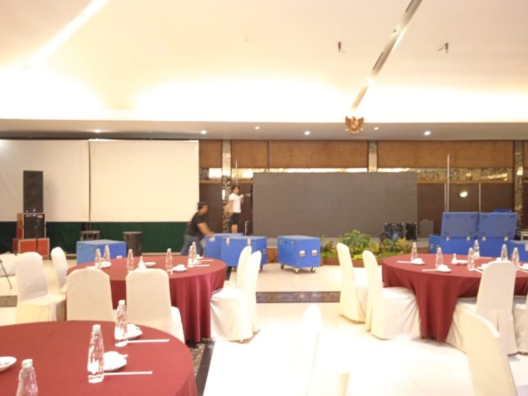 Layar LED Panggung
