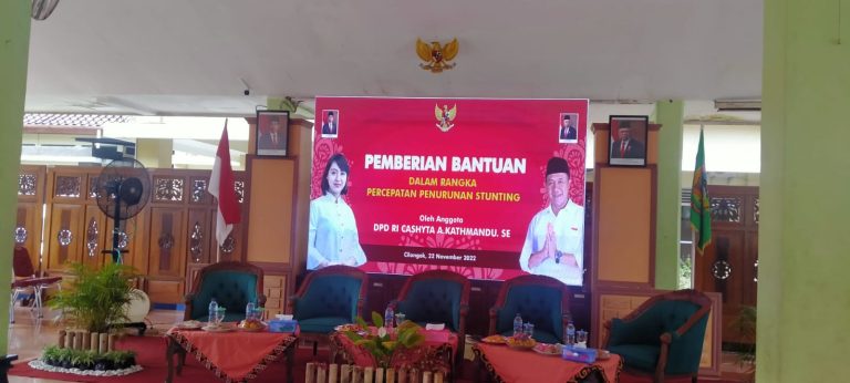 Mengoptimalkan Penggunaan Videotron dalam Acara Pemberian Bantuan untuk Percepatan Penurunan Stunting